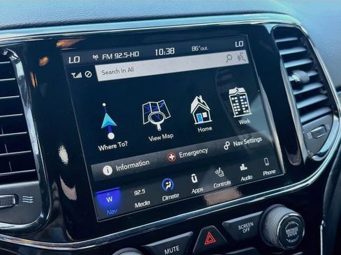 Used 2019 Jeep Grand Cherokee Altitude RWD image 13