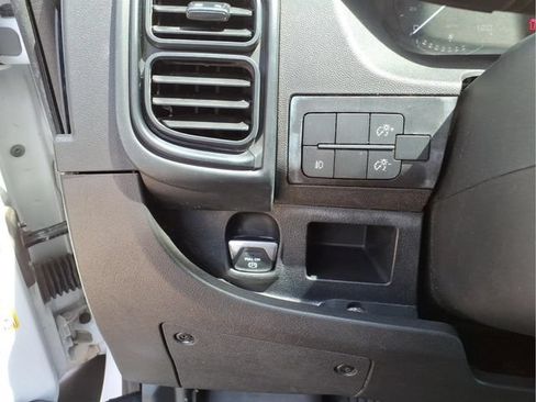 Used 2024 RAM ProMaster 2500 w/ Convenience Group FWD image 14