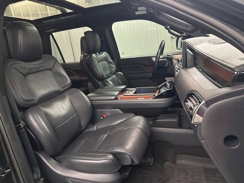 Used 2022 Lincoln Navigator Reserve image 50