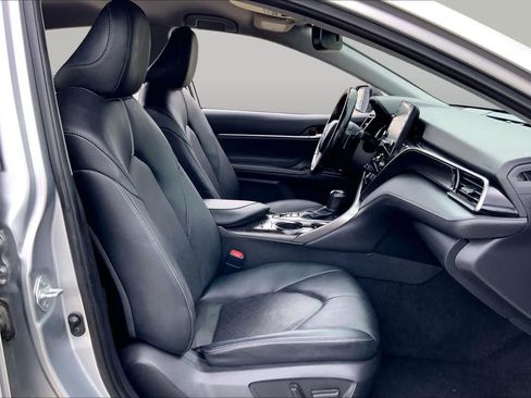 Certified 2022 Toyota Camry XSE FWD image 9