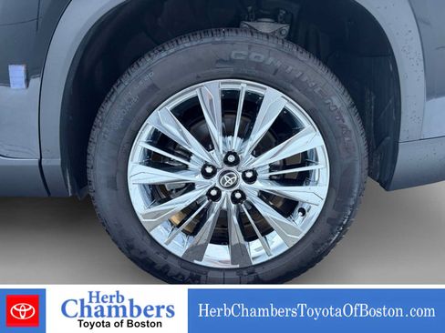 Used 2025 Toyota Grand Highlander AWD image 20