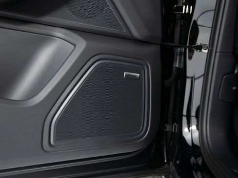New 2026 Porsche Macan AWD/4WD image 21