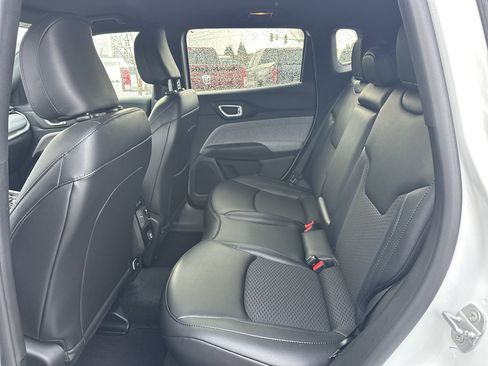 New 2026 Jeep Compass Latitude image 11