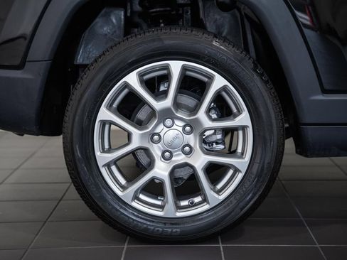 Certified 2022 Jeep Compass Latitude w/ Sun and Sound Group AWD/4WD image 18