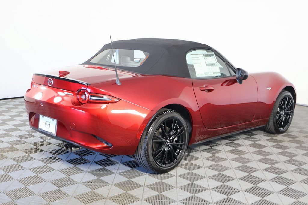 New 2026 MAZDA MX-5 Miata Club w/ Interior Package RWD image 2