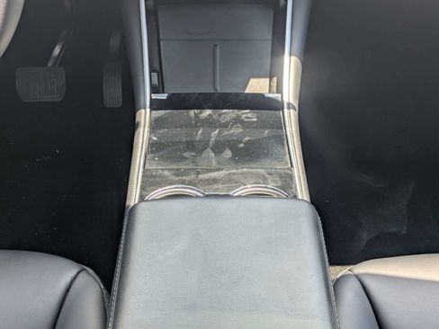 Used 2021 Tesla Model Y Long Range AWD/4WD image 20