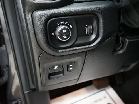 Used 2022 RAM 1500 Big Horn AWD/4WD image 29