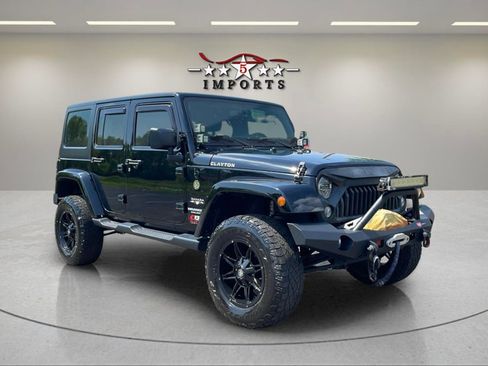 Used 2016 Jeep Wrangler Unlimited Sahara w/ Connectivity Group image 10