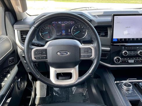 Used 2024 Ford Expedition XLT RWD image 8