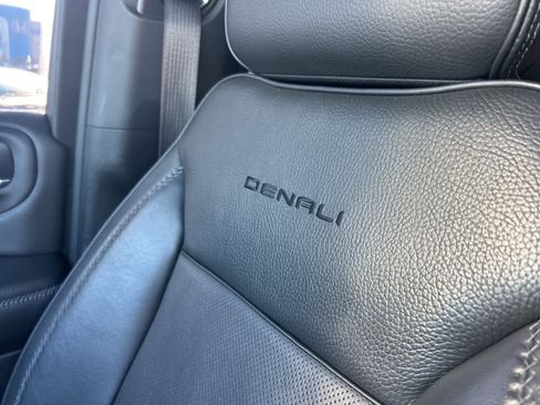 Used 2021 GMC Yukon Denali w/ LPO, Illumination Package image 49