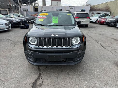 Used 2016 Jeep Renegade Latitude w/ Cold Weather Group AWD/4WD image 4