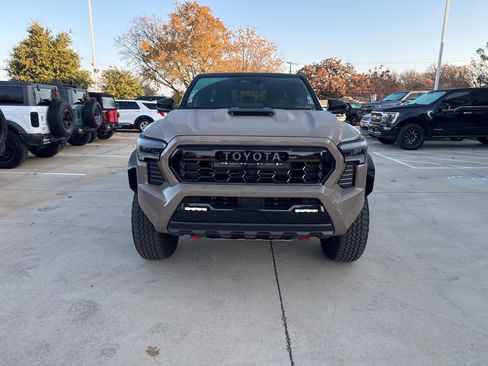 Used 2025 Toyota Tacoma TRD Pro image 2