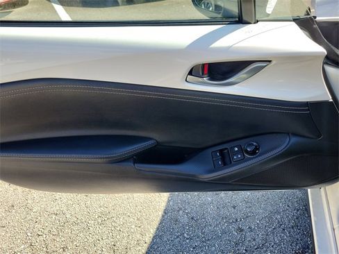 Used 2020 MAZDA MX-5 Miata RF Grand Touring image 10