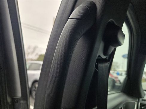 Used 2018 Ford Explorer XLT w/ Equipment Group 202A image 30