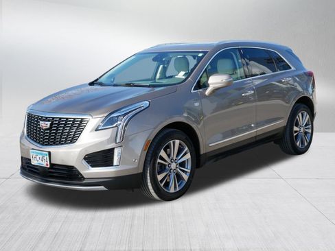 Used 2023 Cadillac XT5 Premium Luxury w/ Technology Package image 3