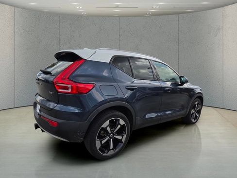 Used 2021 Volvo XC40 T5 Momentum w/ Premium Package AWD/4WD image 5