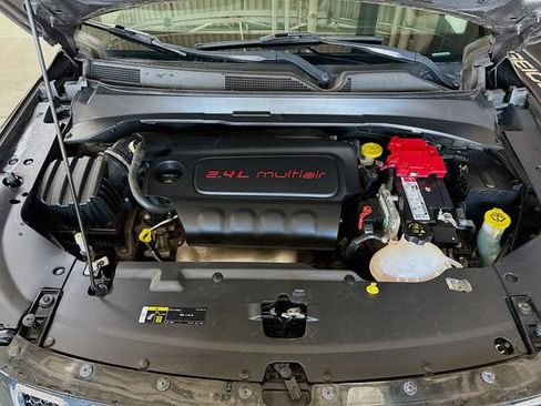 Used 2019 Jeep Compass Latitude w/ Popular Equipment Group AWD/4WD image 30