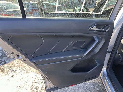 Used 2023 Volkswagen Tiguan SE image 17