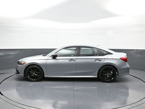 Used 2024 Honda Civic Sport image 9