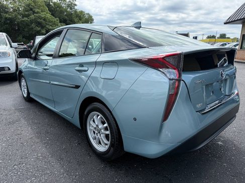 Used 2017 Toyota Prius One FWD image 7
