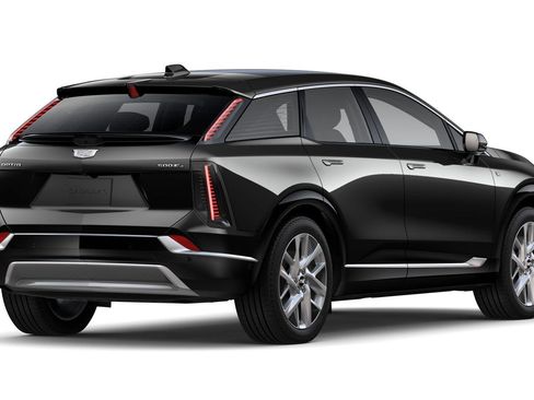 New 2025 Cadillac Optiq Luxury 1 image 29