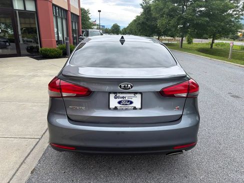 Used 2018 Kia Forte S FWD image 6