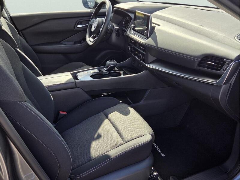 Used 2024 Nissan Rogue SV FWD image 18