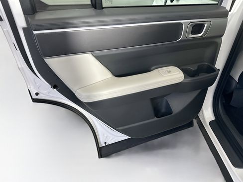 Used 2025 Hyundai Santa Fe SEL FWD image 26