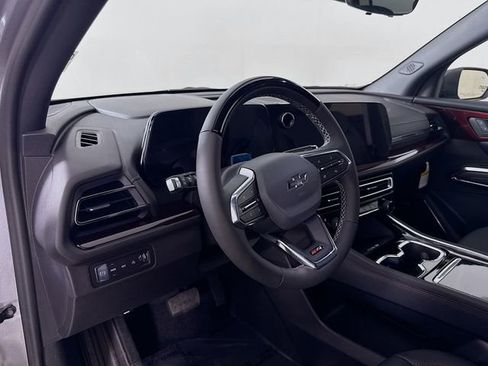 New 2026 Chevrolet Traverse Z71 w/ Enhanced Driving Package image 12