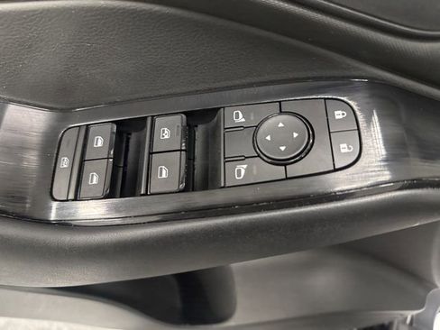 Used 2024 Nissan Rogue S image 19