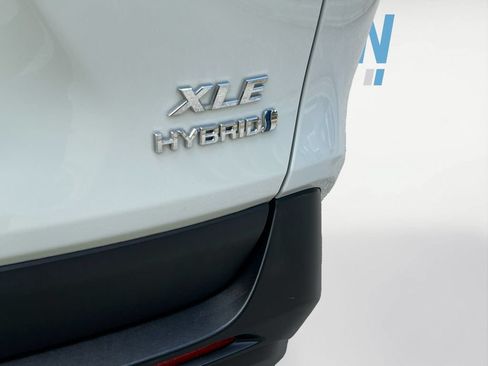 Used 2022 Toyota RAV4 XLE Premium AWD/4WD image 23