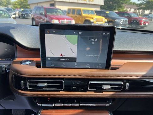 Used 2020 Lincoln Aviator Reserve w/ Equipment Group 201A image 4