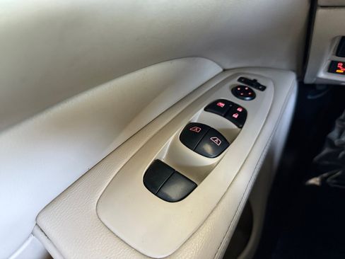 Used 2017 Nissan Pathfinder Platinum w/ Cargo Package image 21