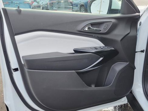 New 2026 Chevrolet Trax LT w/ Driver Confidence Package image 6