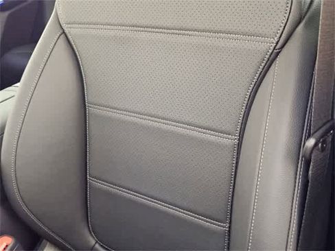 Used 2025 Mercedes-Benz GLC 300 4MATIC image 41