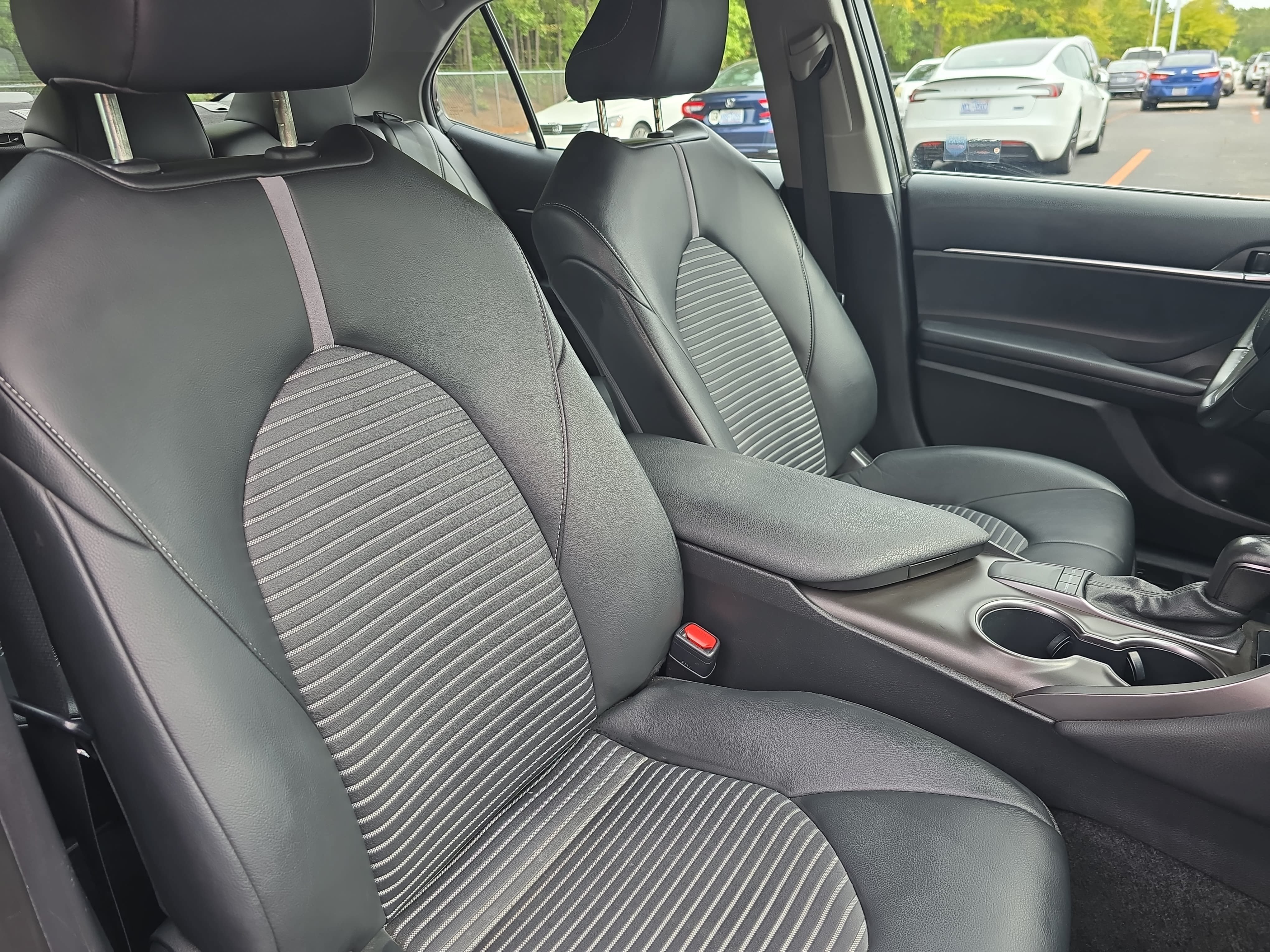 Used 2023 Toyota Camry SE FWD image 10