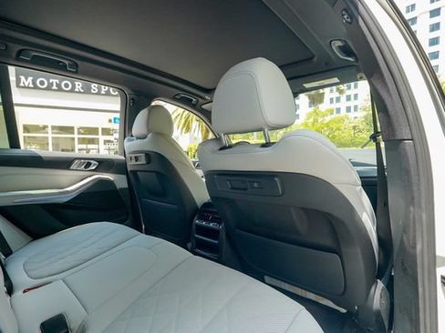 Used 2023 BMW X5 xDrive40i w/ Parking Assistance Package AWD/4WD image 90