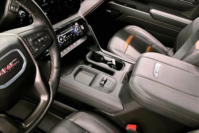 Used 2025 GMC Sierra 2500 AT4 w/ AT4 Premium Plus Package AWD/4WD image 17