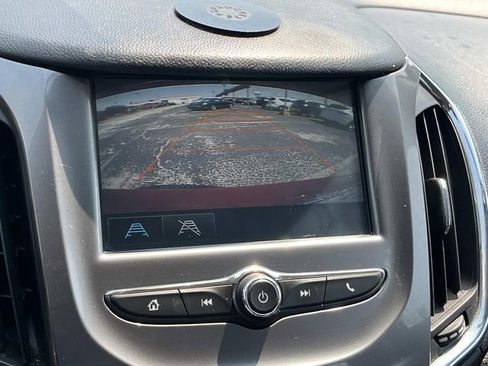 Used 2017 Chevrolet Cruze LT FWD image 27