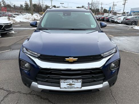 Used 2023 Chevrolet TrailBlazer LT w/ Convenience Package image 2