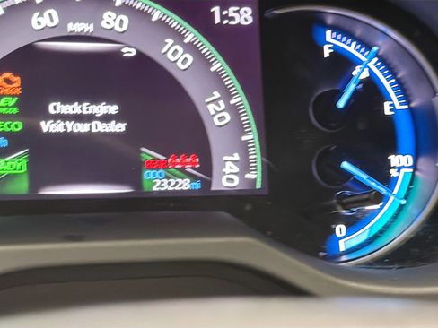 Used 2023 Toyota RAV4 SE image 8