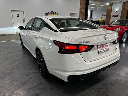 Used 2023 Nissan Altima 2.5 SR AWD/4WD image 7