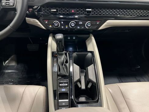 Certified 2025 Honda Accord EX-L image 13