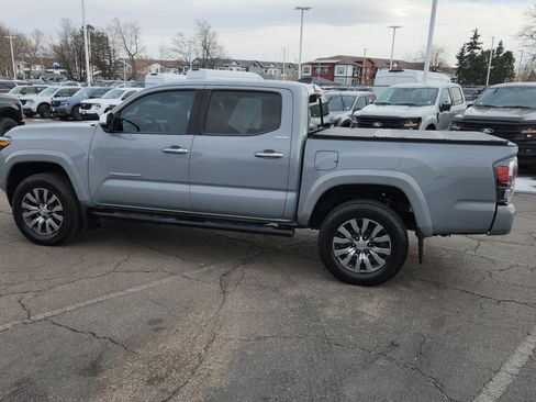 Used 2021 Toyota Tacoma Limited image 7