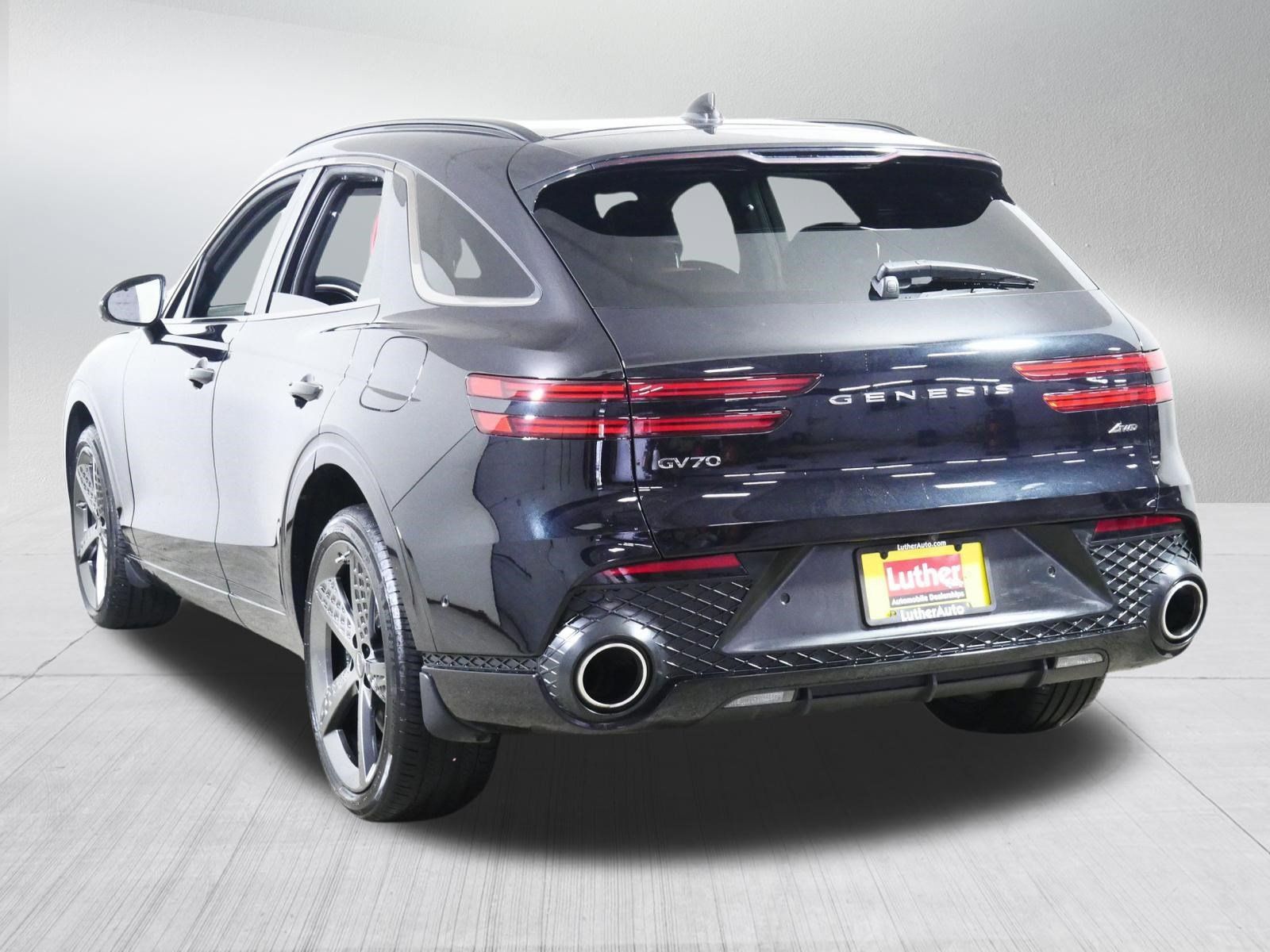 Used 2024 Genesis GV70 2.5T w/ Sport Prestige Package AWD/4WD image 5