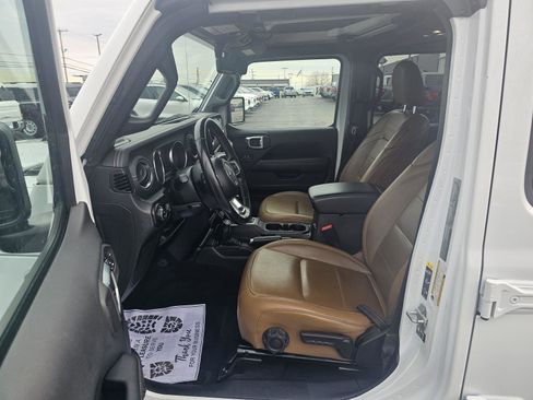 Used 2023 Jeep Gladiator Overland w/ Popular Equipment Package image 13