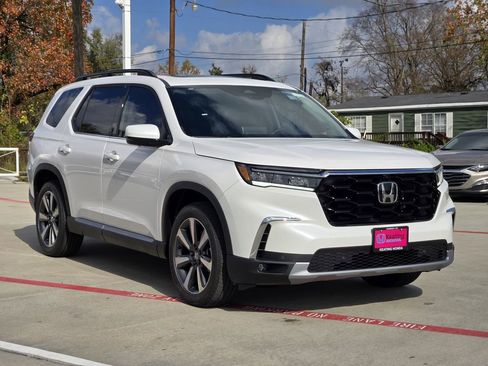New 2025 Honda Pilot Elite image 3