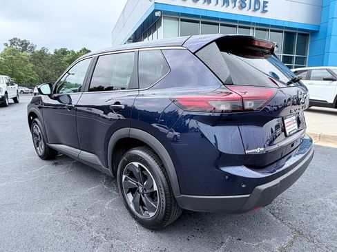 Used 2025 Nissan Rogue SV AWD/4WD image 7