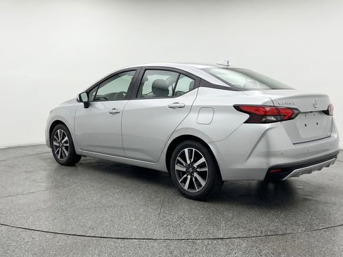 Used 2025 Nissan Versa SV image 6