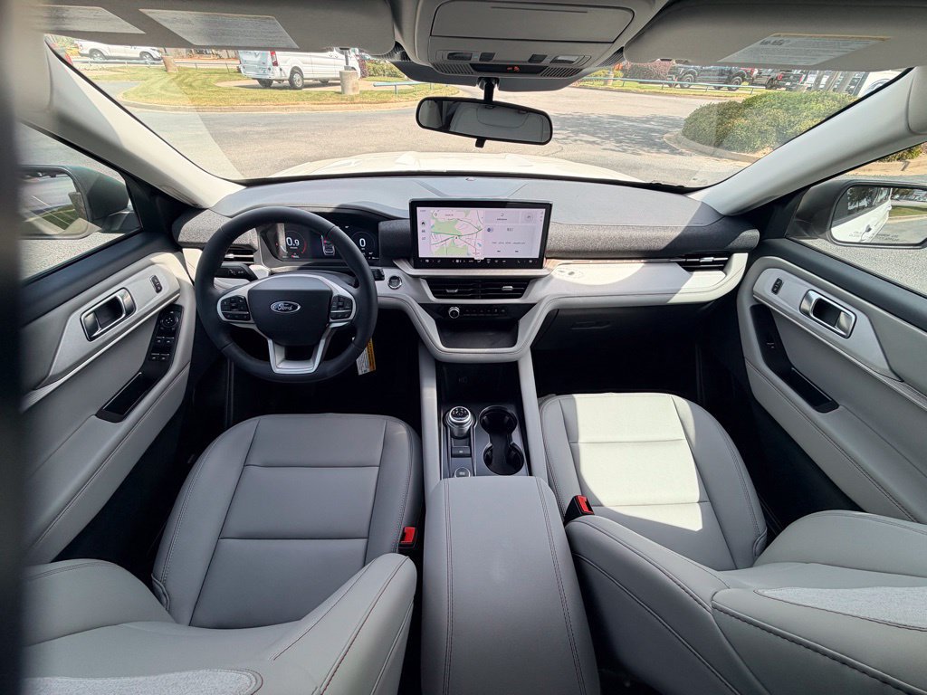 New 2026 Ford Explorer Active w/ Active Comfort Package RWD image 17